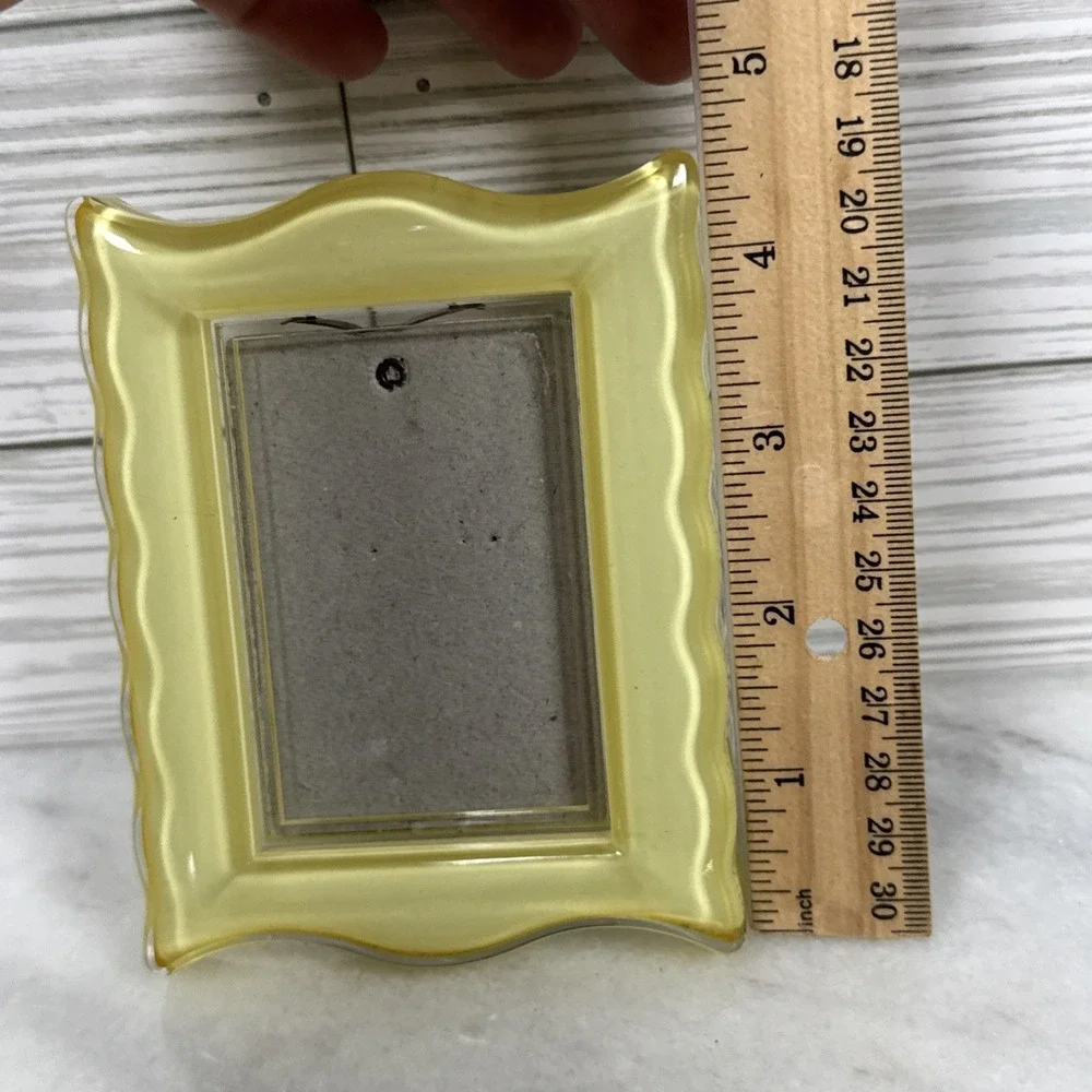 Yellow Retro Glow-in-the-Dark Picture Frame 2x3 | Curved